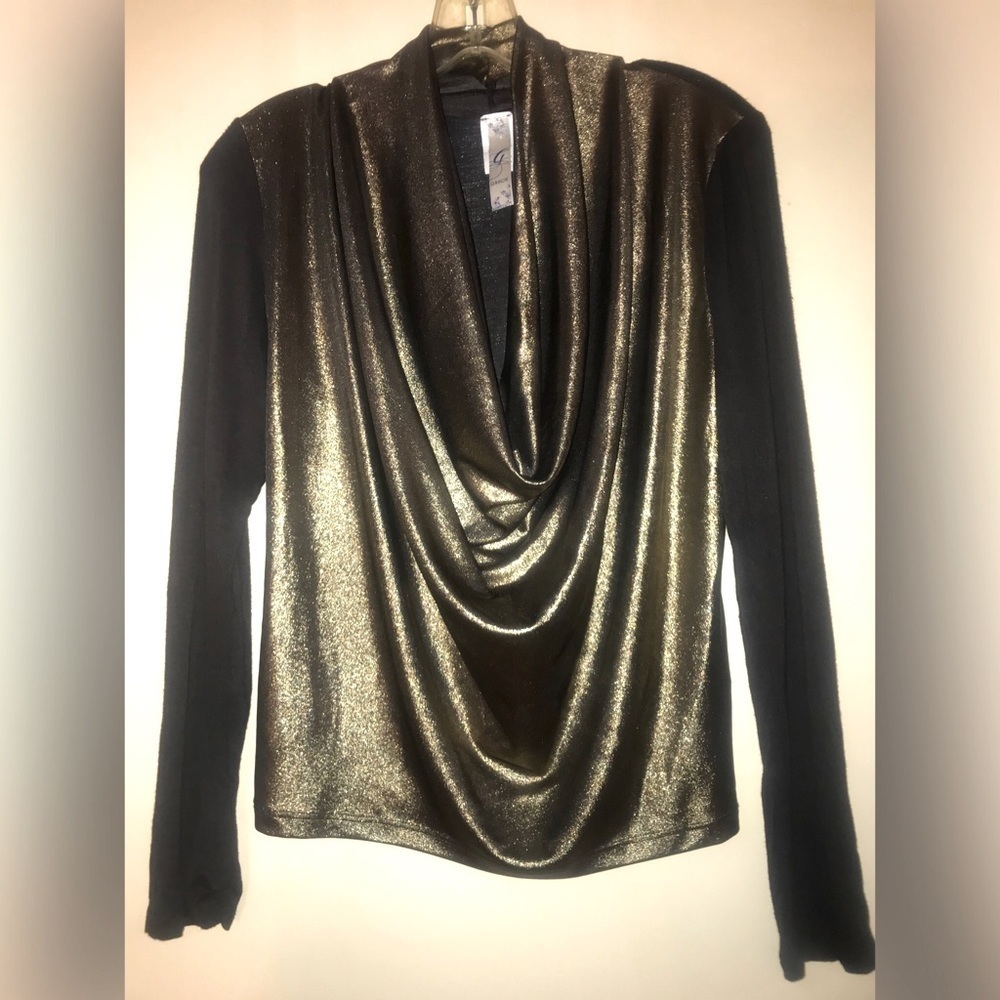 GOLD /Black Blouse